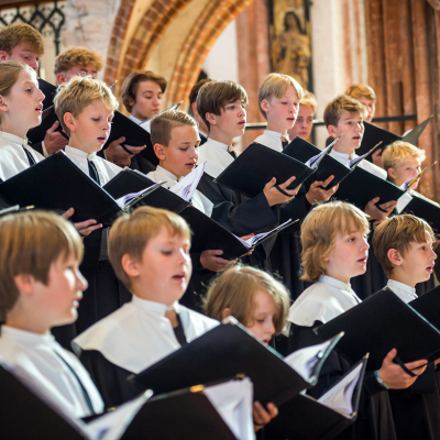 Vier Knabenchöre, Klavier und Orchester - Benefizkonzert  | MuK Ticketshop