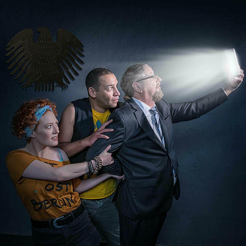 Kabarett-Theater DIE DISTEL - Nachts im Bundestag | Springmaus-Theater