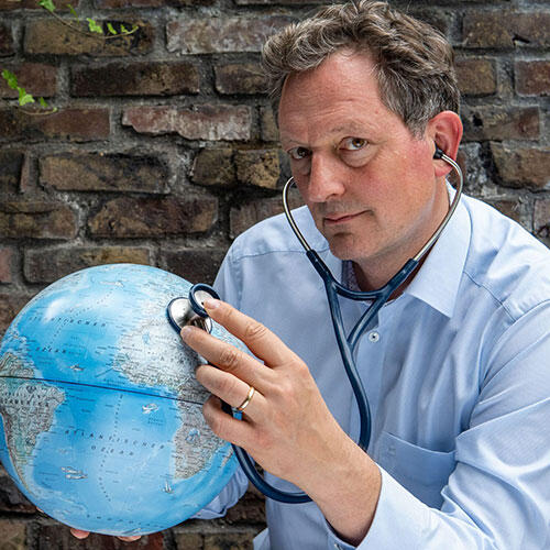 DR. ECKART VON HIRSCHHAUSEN | undercover.de
