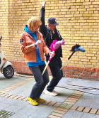 DIE DESINFIZIERTEN ZWEI