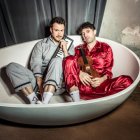 <b>Ass-Dur</b>
<br>BRUDERLIEBE