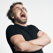 SA | 27.9.25 | 20 Uhr
Tino Bomelino
