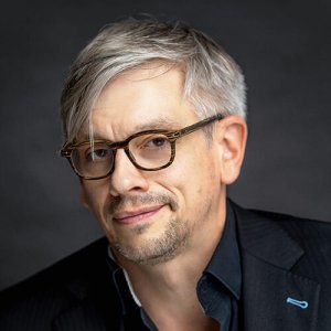 Künstlerbild von Mathias Tretter - „Nachgetrettert – der satirische Jahresrückblick“