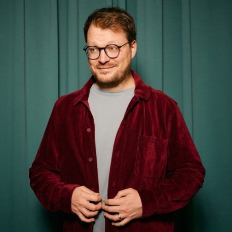 Maxi Gstettenbauer - KOMPLETT ABSURD | Springmaus-Theater